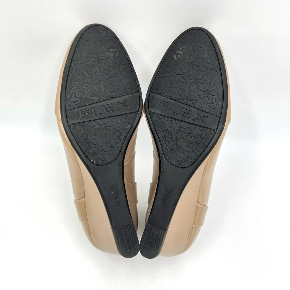 Life Stride Size 7 Dreams Tan‎ Beige Nude Wedge Pumps Heels Round Toe Shoes